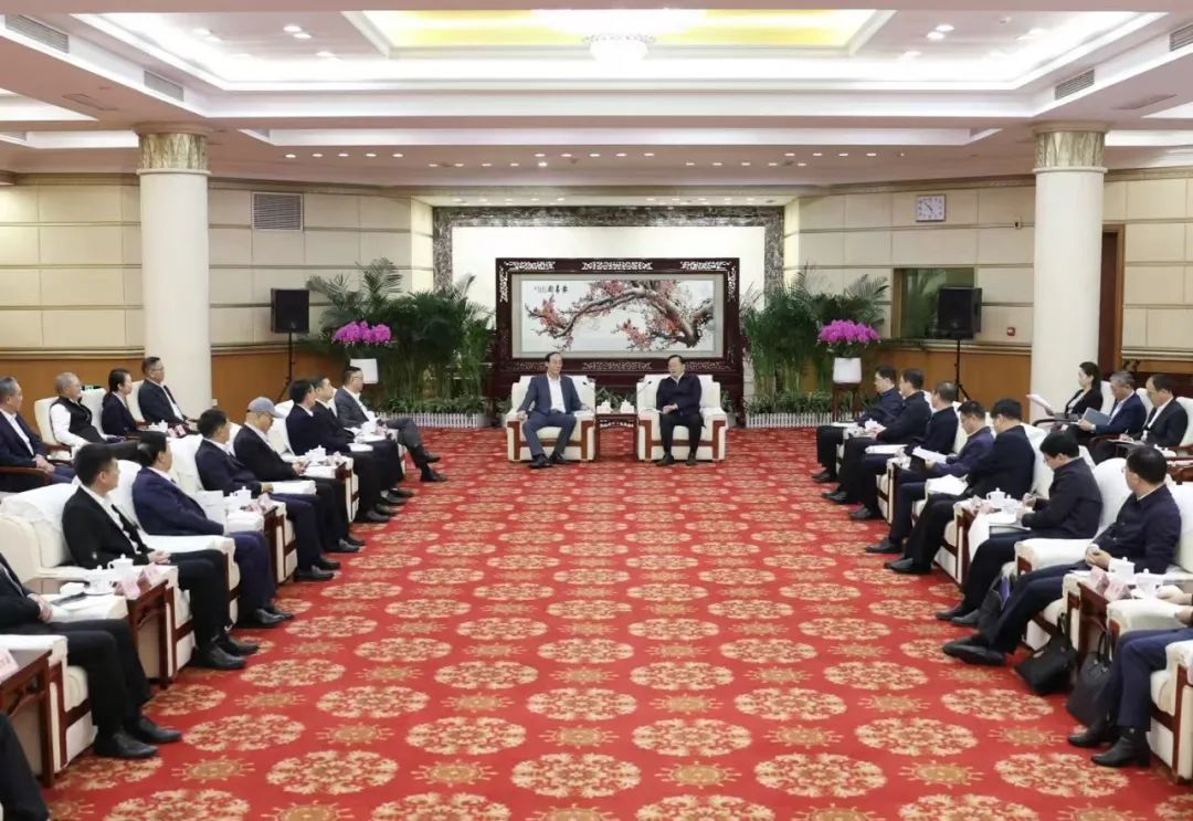 米兰官方网集团董事长李军受邀出席华中科技大学第十六届企业家论坛,并发表演讲